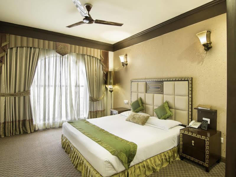 Hotel Treebo Tryst Royce New Friends Colony Nové Dillí Exteriér fotografie