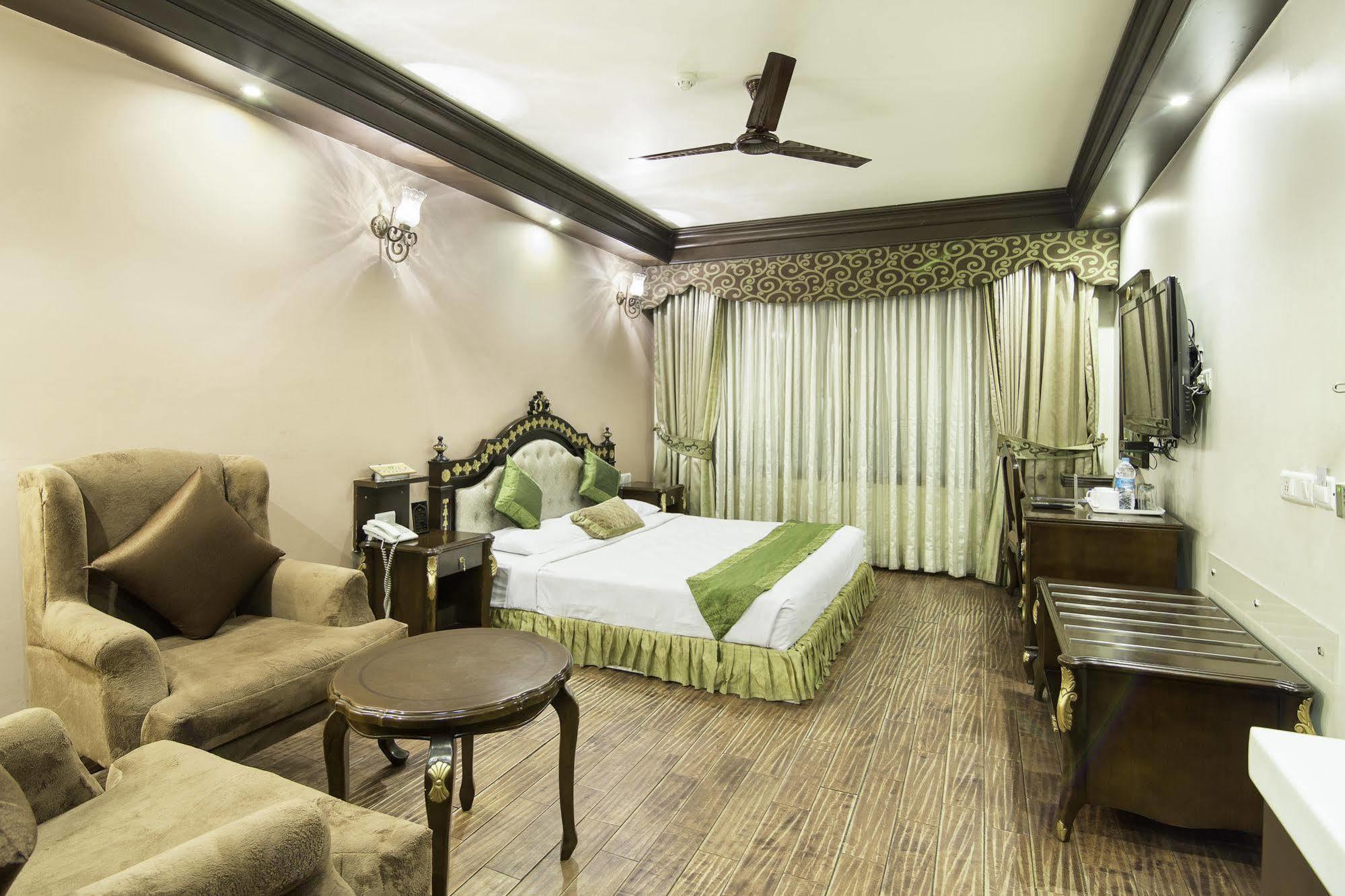 Hotel Treebo Tryst Royce New Friends Colony Nové Dillí Exteriér fotografie
