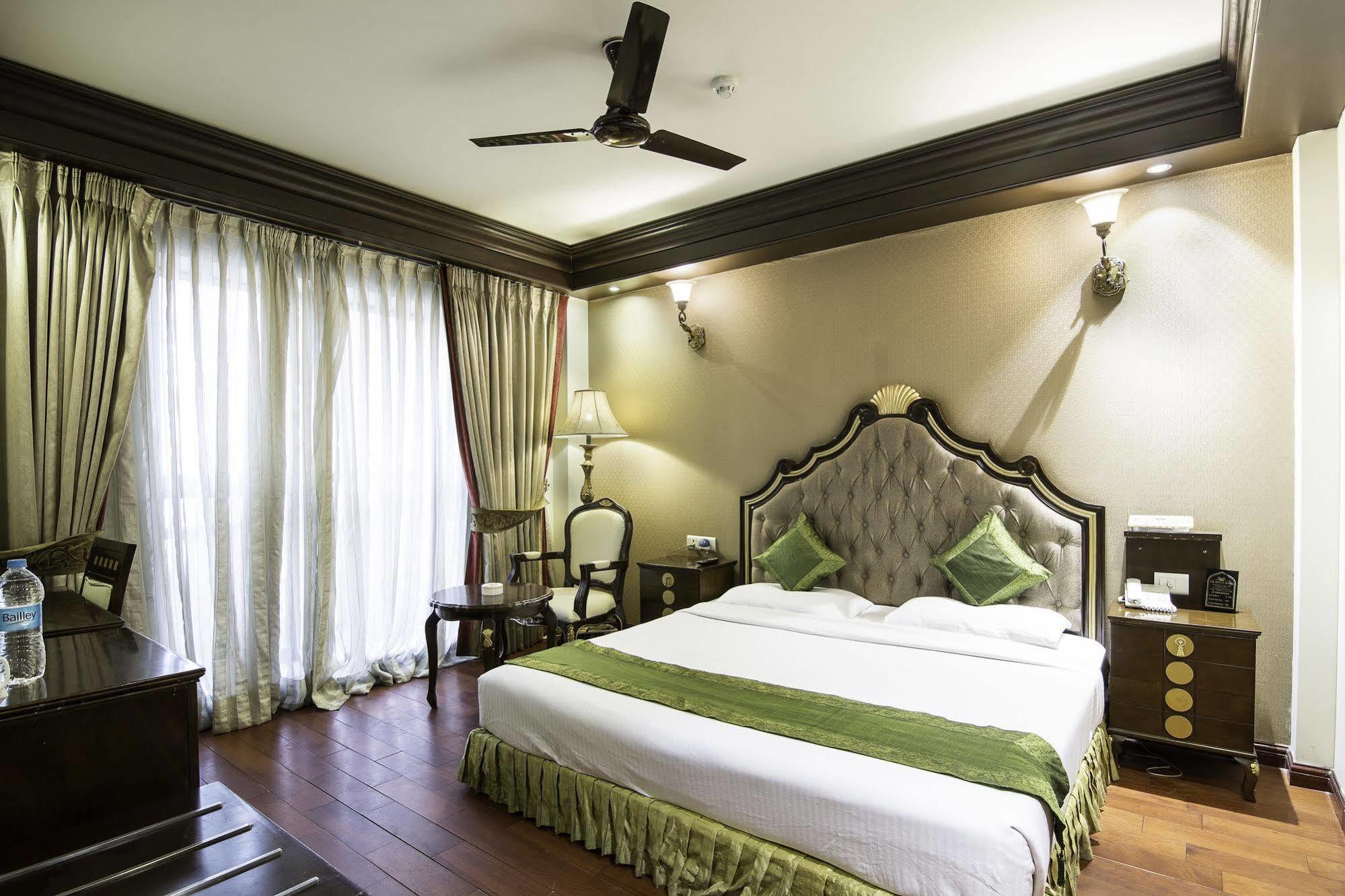 Hotel Treebo Tryst Royce New Friends Colony Nové Dillí Exteriér fotografie