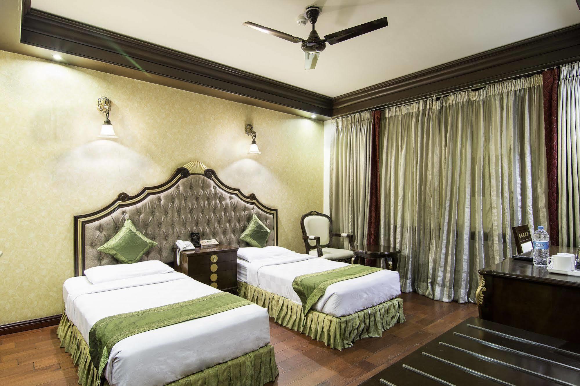 Hotel Treebo Tryst Royce New Friends Colony Nové Dillí Exteriér fotografie