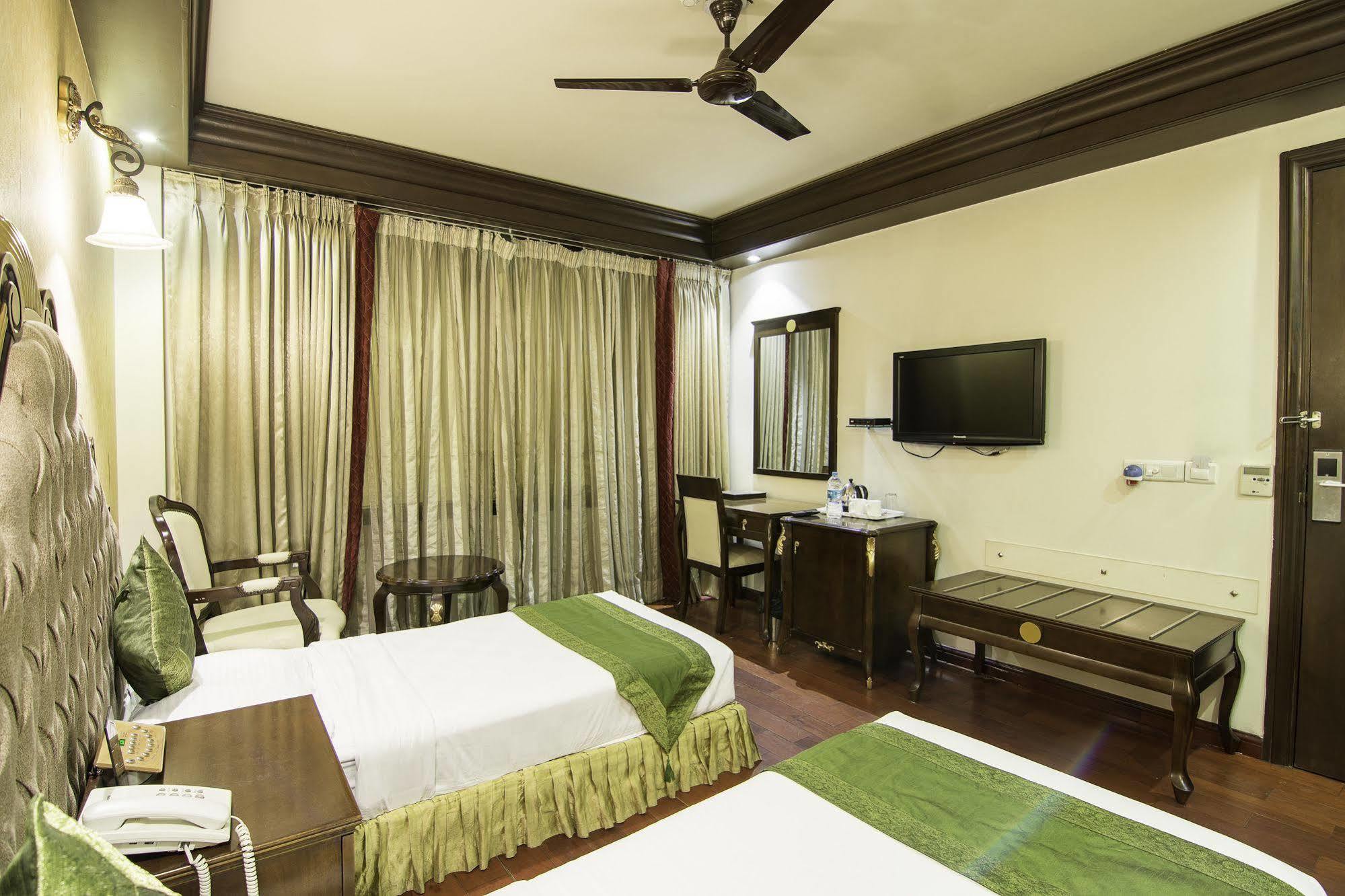 Hotel Treebo Tryst Royce New Friends Colony Nové Dillí Exteriér fotografie