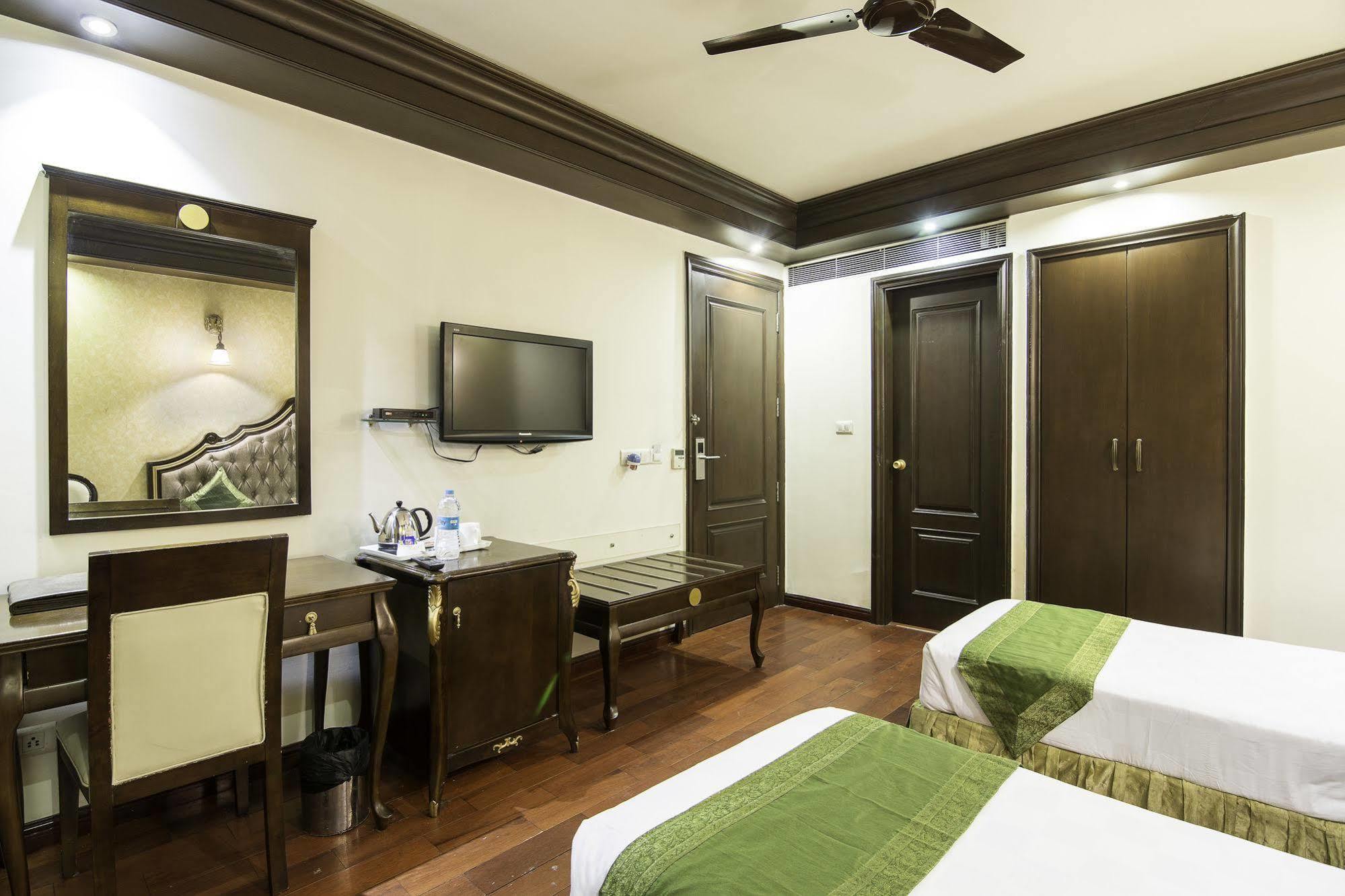 Hotel Treebo Tryst Royce New Friends Colony Nové Dillí Exteriér fotografie